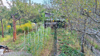 Chata se zahradou KÚ Jundrov - 9