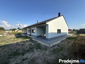 Prodej rodinného domu 3+kk, 81m2 - Hevlín, ev.č. 100030 - 9