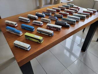 Prodám sbírku modelů aut a autobusů 176 ks. - 9