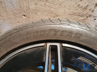Mercedes Benz C (W206) - orig. 18" AMG alu s letnými pneu - 9