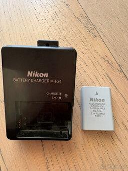 Téměř nepoužitý Nikon D5600 - komplet - 9