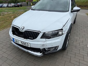 Škoda Octavia Scout 2.0 TDI 10/2014 Panorama / Alcantara - 9