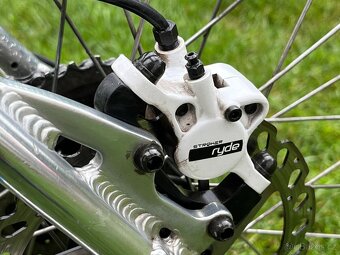 Zachovalé horské kolo Cube LTD Pro - 9