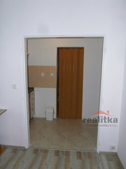 Pronájem zrekonstruovaného bytu 1+kk, Opava, ul. Antonína So - 9