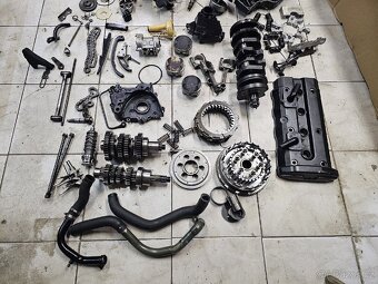 Části motoru Kawasaki ZZR 1200 zzr1200 - 9