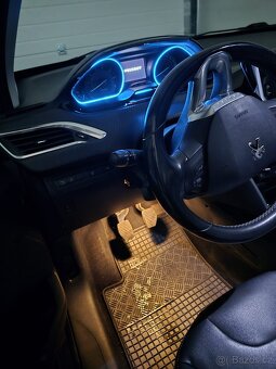 Prodám Peugeot 2008, 1,6 Benzim - 9