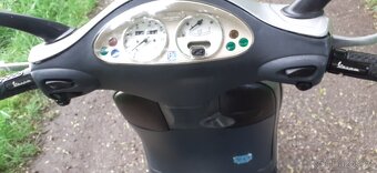 Piaggio Vespa ET2 - 9