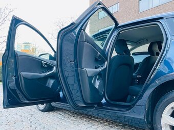 Volvo V40 2.0D3 5VÁLEC MANUÁL KAMERA ODPOČET DPH 1 MAJITEL - 9