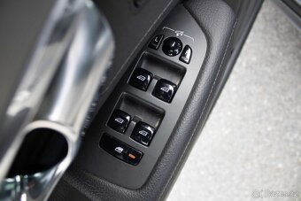 Volvo V90 D3 2.0L Momentum A/T sivá/šedá - 9