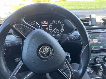 Skoda superb 3 2,0 tdi 140 kw 4x4 - 9