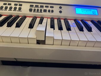 Elektrické digitální piano - 9