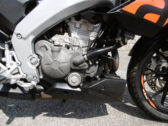 Aprilia Tuono 125 rv. 2019 11kw - otevřená, pěkná - 9