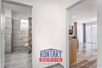 Prodej luxusního apartmánu 3+KK se saunou, terasou a zahrado - 9