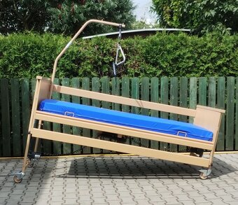 Invalidní polohovací lůžko - 9