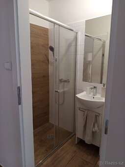 Zrekonstruovaný RD 64m2, zahrádka 40m2 - 9