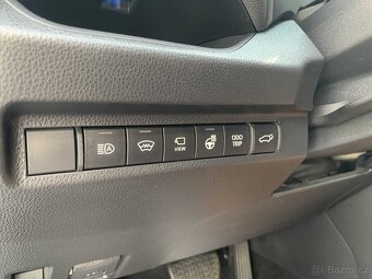 Toyota RAV4 2.5 HYBRID 4WD SERVIS TOYOTA 2023 DPH - 9