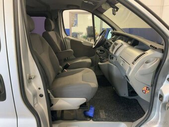 Opel Vivaro 2.5CDTI 107kW Cosmo,8.míst,tažné,serviska,Klima. - 9