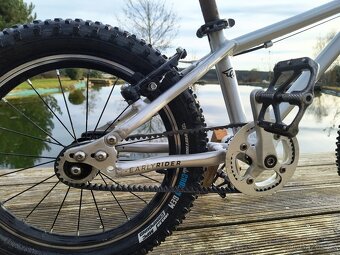 Early Rider Seeker 16 - 9