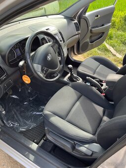 Hyundai i30 CW 1,6 Crdi 84kW rok 2009 - 9