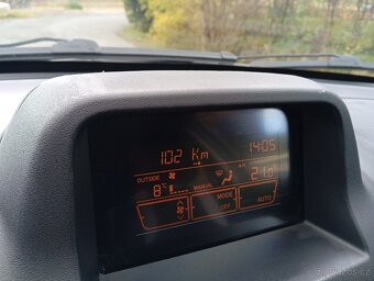 Nissan Almera 1.5 benzín 72 kW - 9