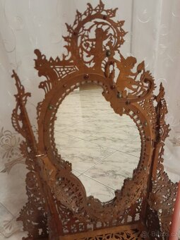 Vyřezávaná toaletka se šuplíkem - 9