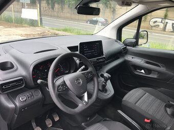 Opel Combo LIFE MAXI 1.2 T 81 kW r.v.2022/8 ČR původ 1.MAJ - 9