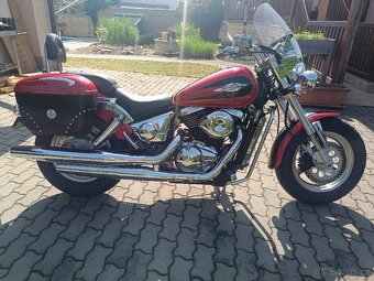 Suzuki VZ800 Marauder - 9