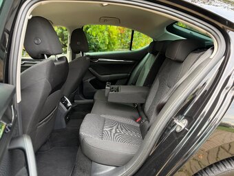 ŠKODA OCTAVIA 2.0TDI 110kW DSG • VIRTUAL • FULL • TAŽNÉ •DPH - 9