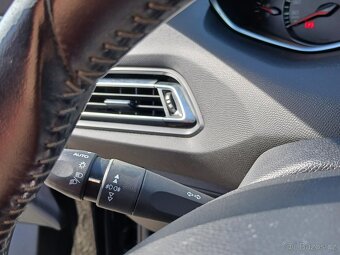 Peugeot 308 1.6i ,  88 kW nafta, 2015 - 9