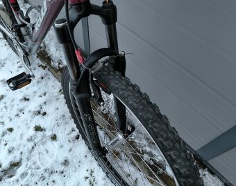 Kellys Magnus, vel.L - 9