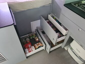 Obytný vuz L2H1 zdařilá vestavba - 9