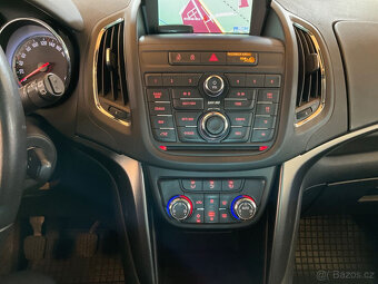 Opel Zafira Tourer 2.0 CDTI Cosmo - 7MÍST - 9