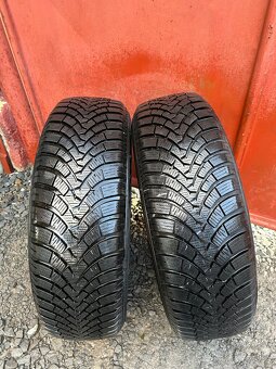 Prodám gumy 215/65/17 - 9