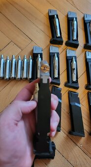 Airsoftová zbraň CZ 75D Compakt 2x s příslušenstvím - 9
