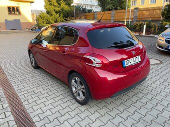 Prodám Peugeot 208 rok výroby 2015 - 9