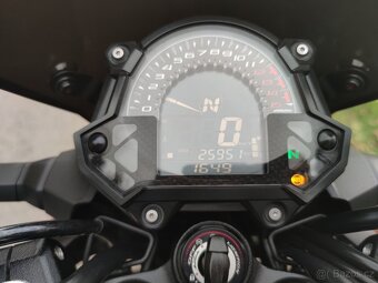 Kawasaki Z400 ABS - 9