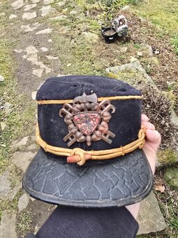 KRÁSNÁ STARÁ HASIČSKÁ ČEPICE - 9