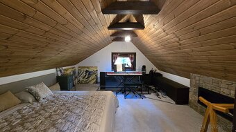 Exkluzívne rodinné sídlo - 2 CHALLETY vedľa lesov TANAP-u - 9