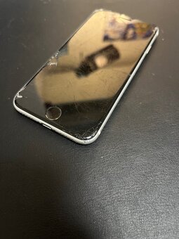 iPhone SE 2020 64 GB - 9