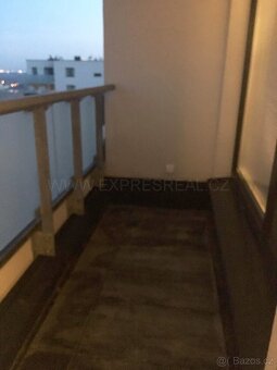 Pronájem bytu 1+kk s gar.stáním, 46 m² Praha- nám. Junkových - 9