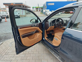Porsche Cayenne S 3,0 V6/HYBRID/ČR/SERV. KNIHA/ - 9