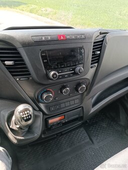 Iveco Daily 70C18 3,0 d Valník+plachta,čelo 2021 - 9