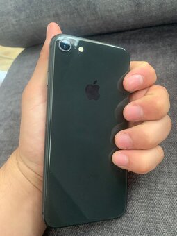 iPhone 8.64 GB - 9