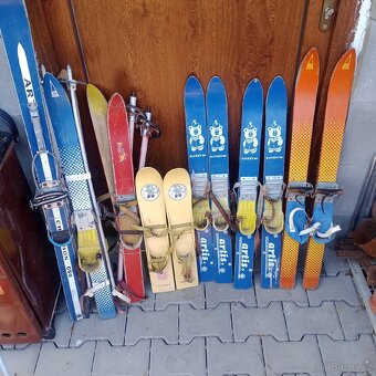Staré lyže i dětské - 9