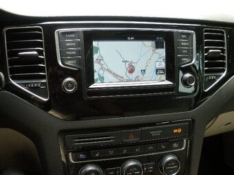 VW GOLF SPORTSVAN 1.6 TDI 81 kW, r.v. 2015 - 9