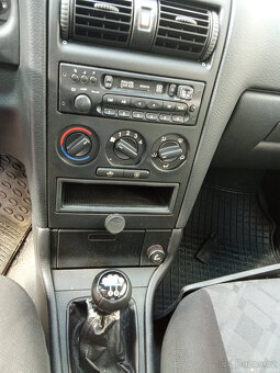 Opel Astra G 1,4i 16V - náhradní díly - 9