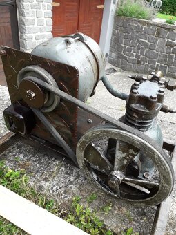 Kompresor funkcni dvouvalec pekny stav - 9