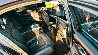 Prodám luxusní BMW 730xd xDrive G11 - Dálniční křižník v TOP - 9