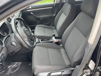 VW Golf combi 1,6 tdi 77kw rok 2012 - 9