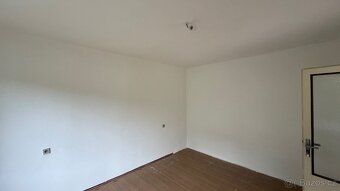 Prodej rodinného domu 15 km od Hradce Králové - 9